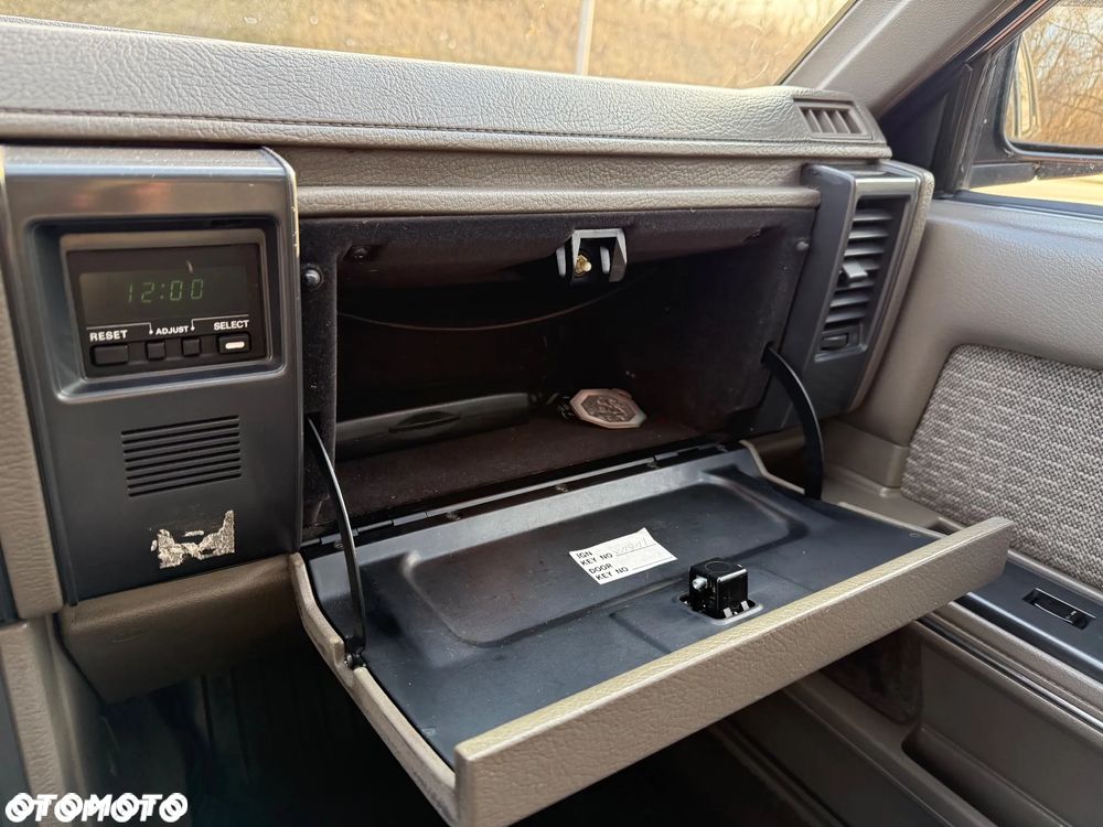 Nissan Laurel 2.8 GL D - 19