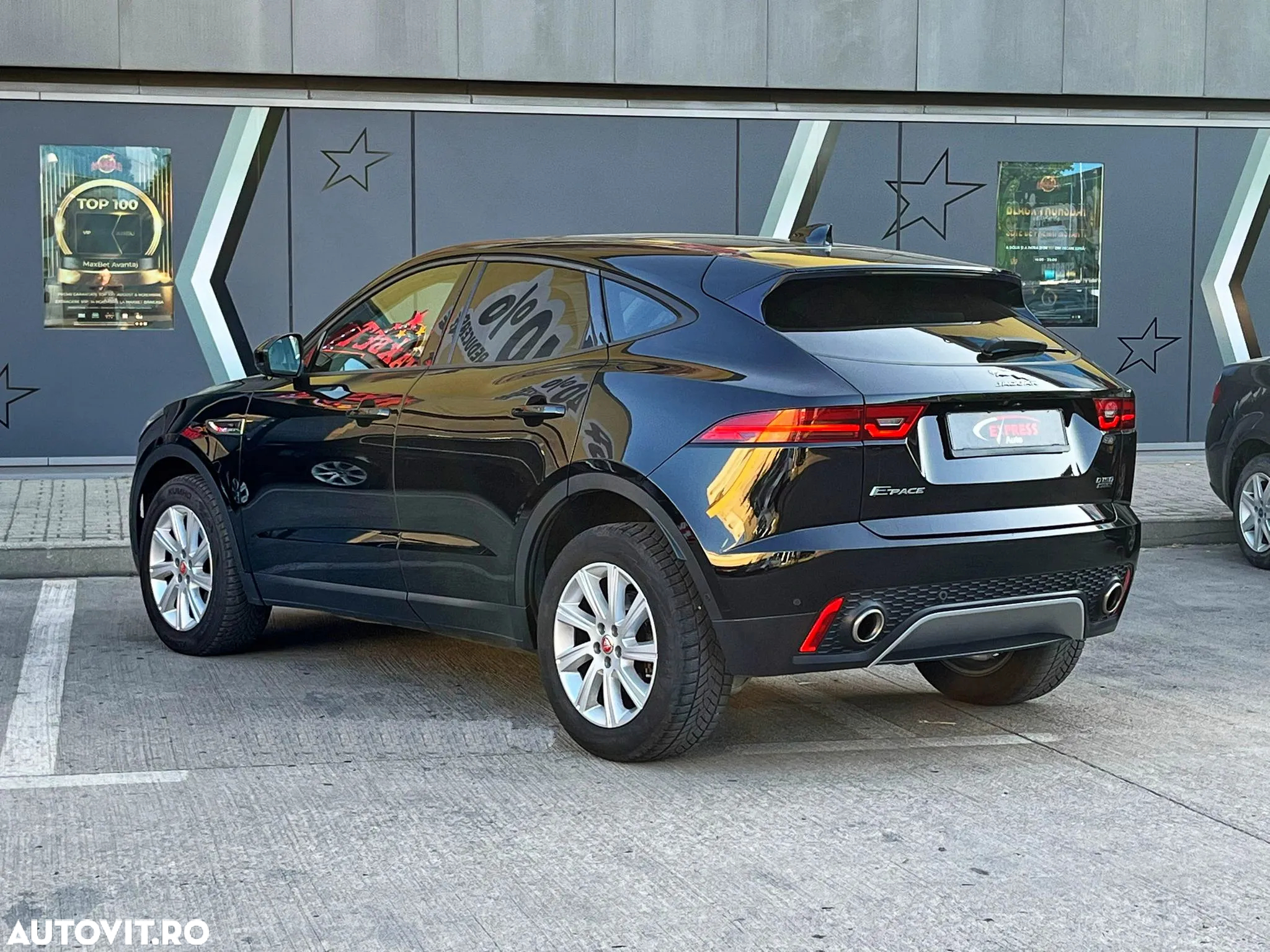 Jaguar E-Pace D150 AWD Aut. R-Dynamic S - 4