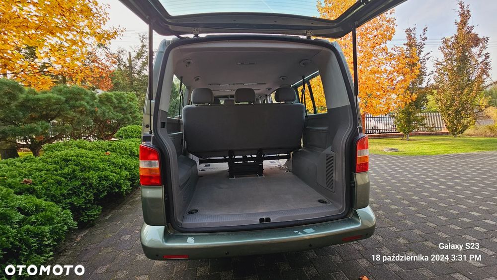 Volkswagen Caravelle - 9