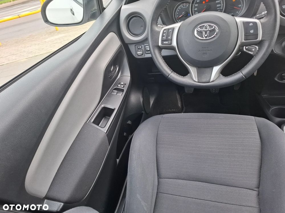 Toyota Yaris - 22