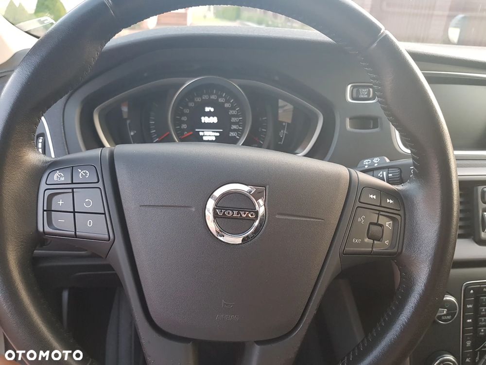 Volvo V40 D2 Momentum - 9