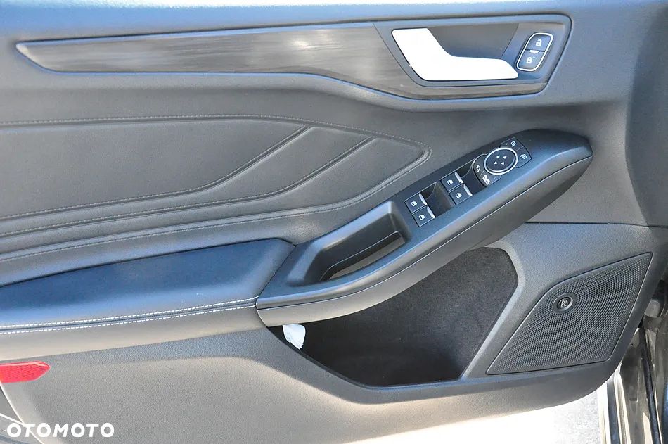 Ford Focus 1.5 EcoBoost Vignale - 37