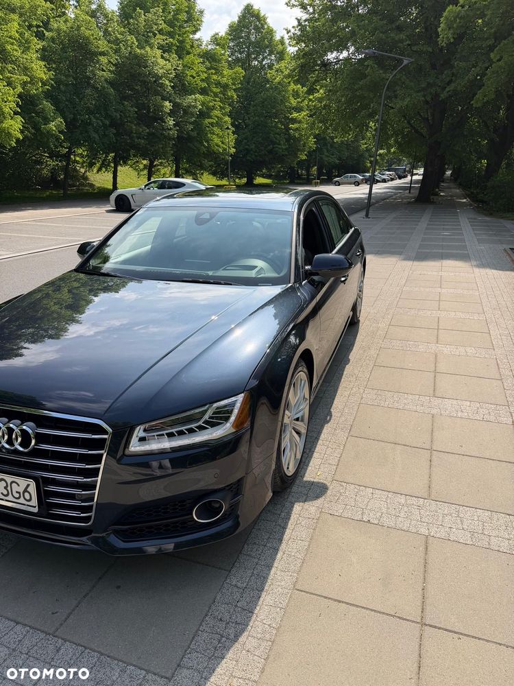 Audi A8 - 8