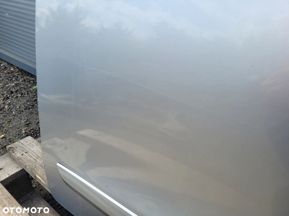Honda FR-V Drzwi lewy prawy przod NH700M - 3
