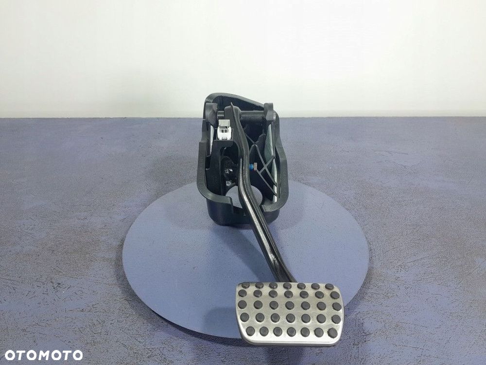 MERCEDES E W213 PEDAŁ HAMULCA A2052920415 - 1