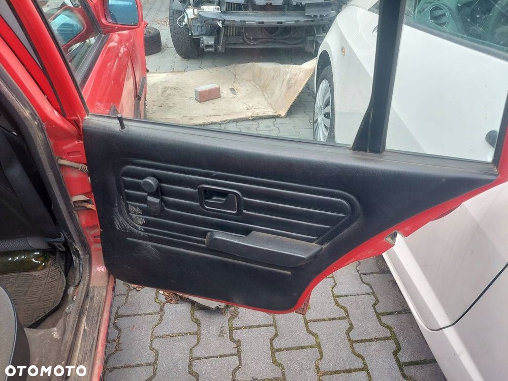 BOCZEK BOCZKI DRZWI KOMPLET BMW E30 KOMBI TOURING - 4