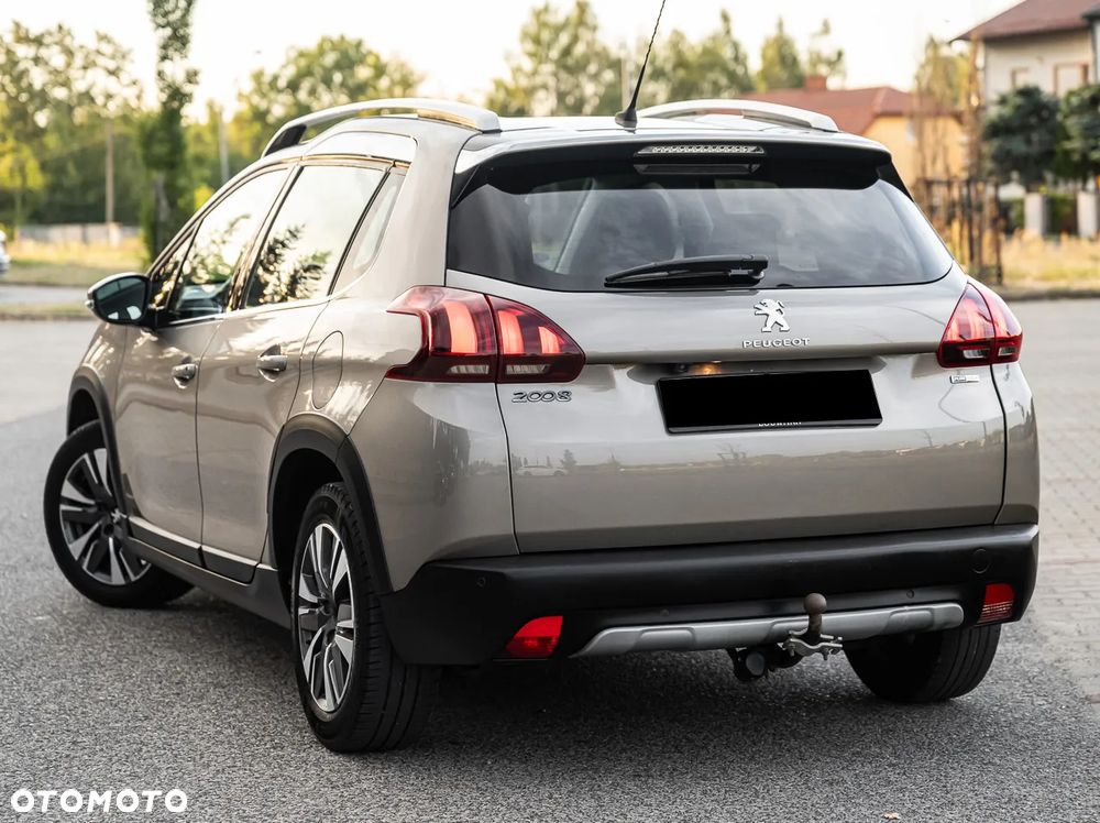 Peugeot 2008 - 8