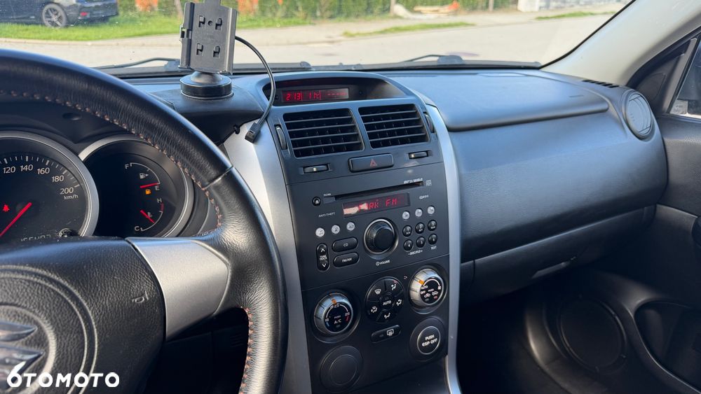 Suzuki Grand Vitara 1.6 Club - 22