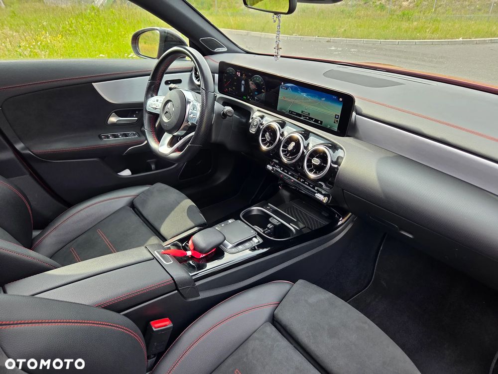 Mercedes-Benz CLA 250 e 8G-DCT AMG Line - 9