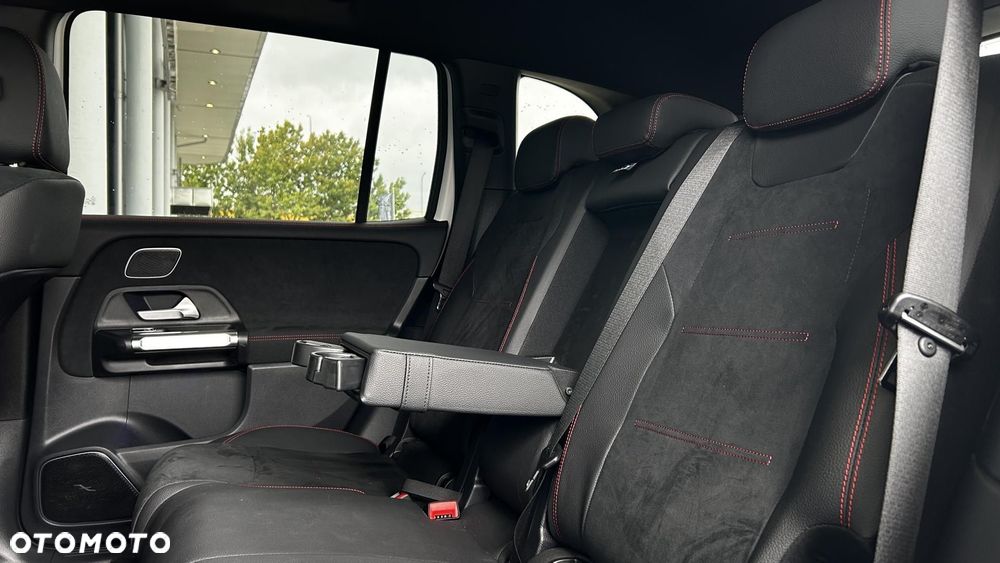 Mercedes-Benz GLB 200 d 4-Matic AMG Line 8G-DCT - 27
