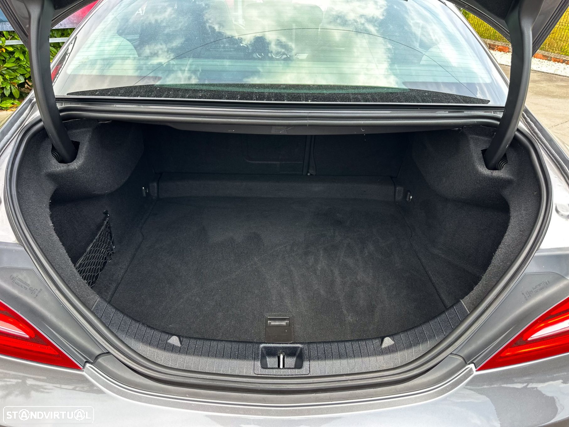 Mercedes-Benz CLA 180 - 11