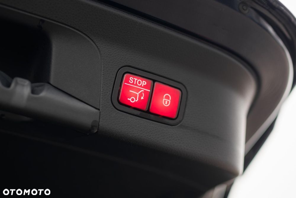 Mercedes-Benz GLC - 36