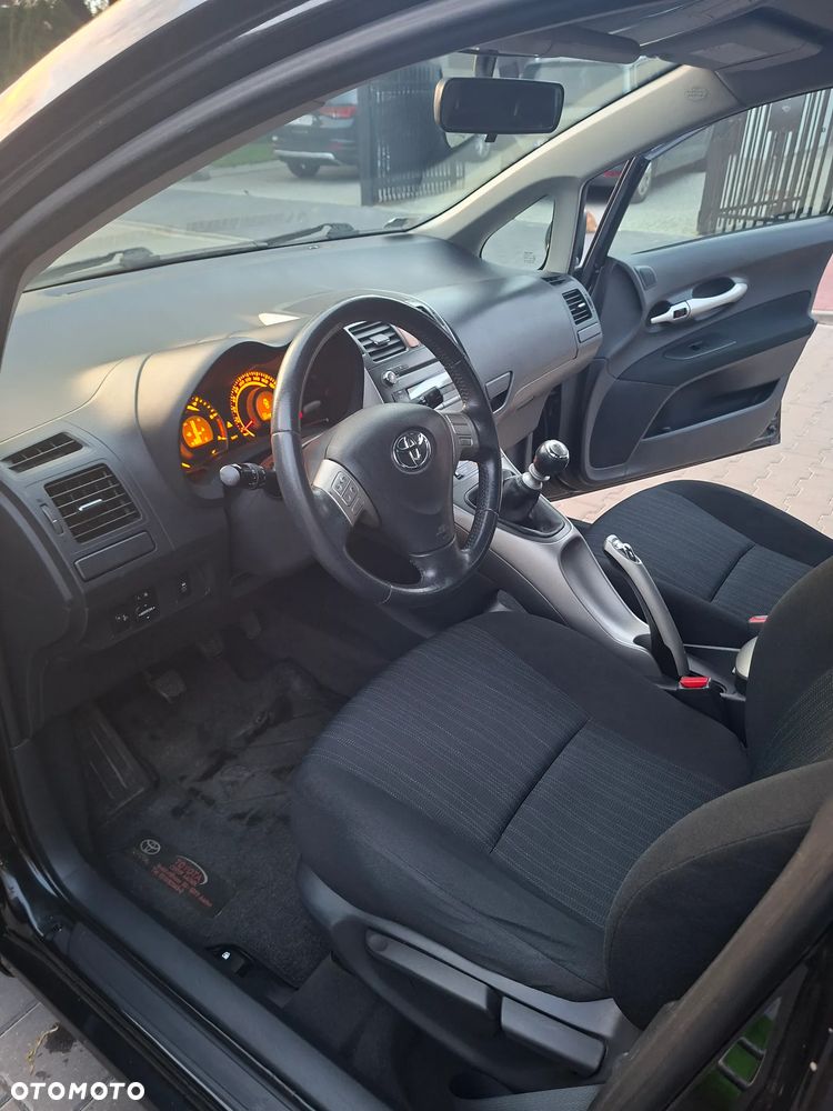 Toyota Auris 2.0 D-4D - 9