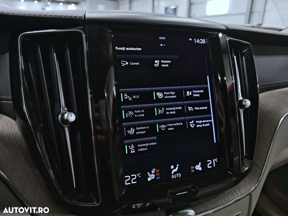 Volvo XC 60 Recharge T8 Twin Engine eAWD Inscription - 18