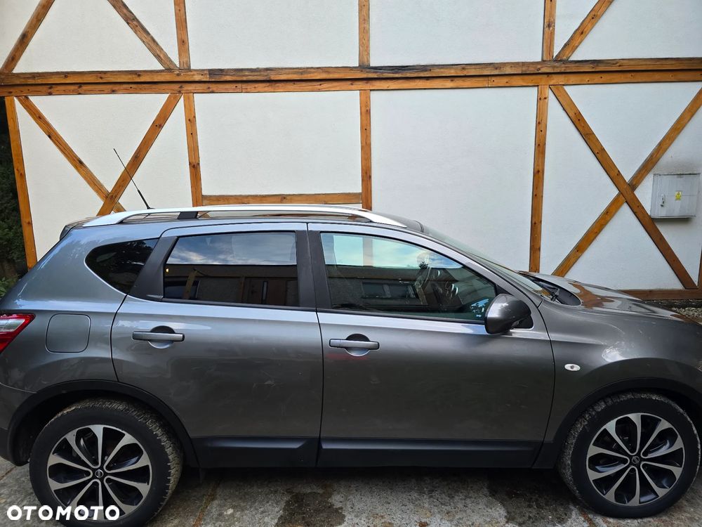 Nissan Qashqai 2.0 dCi 4x4 Tekna - 2