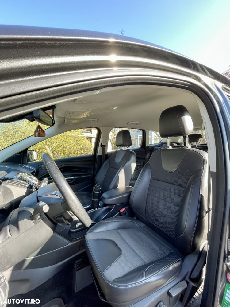 Ford Kuga 2.0 TDCi Powershift 4WD Titanium - 6