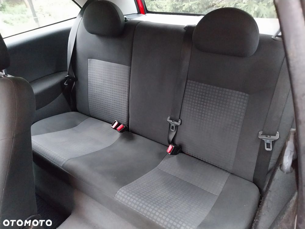 Opel Corsa 1.2 16V - 12