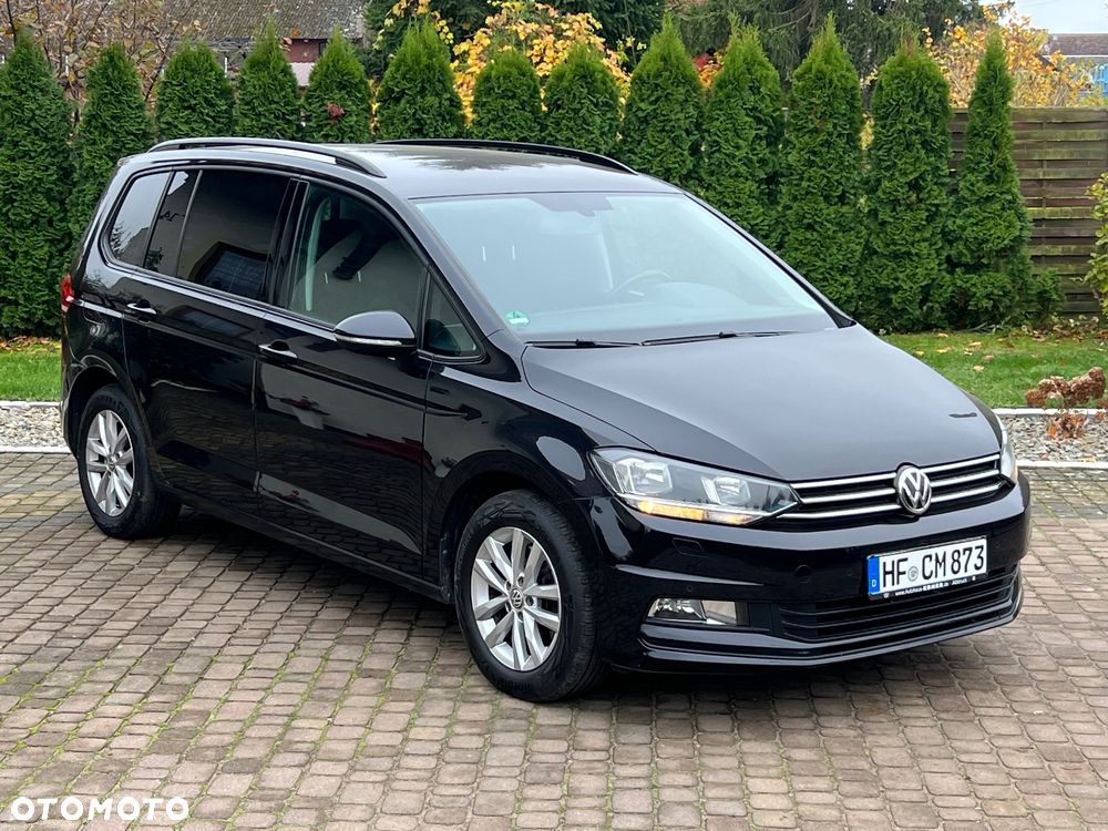 Volkswagen Touran 2017 photo 2