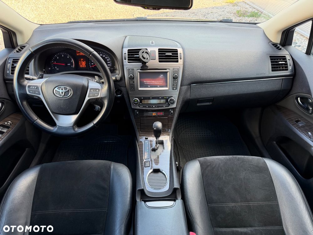 Toyota Avensis - 13