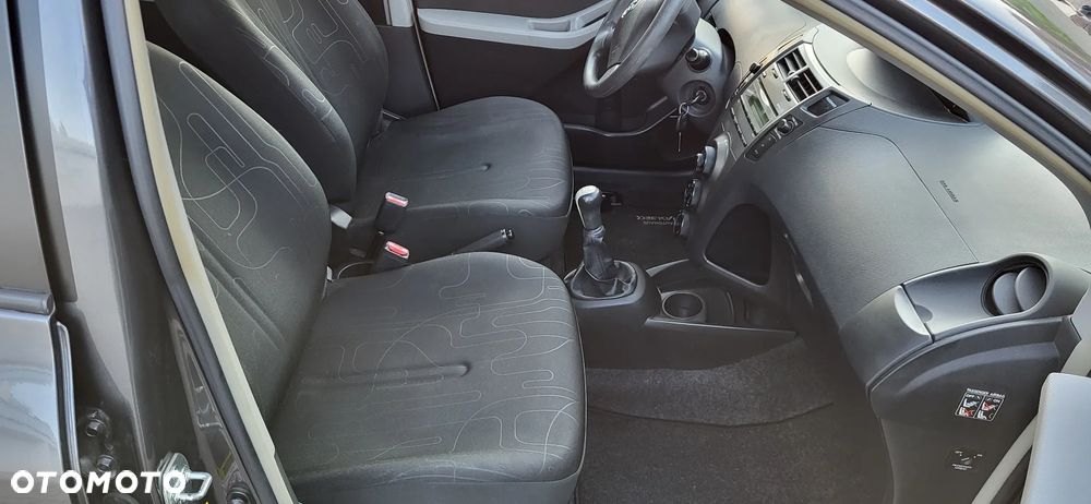 Toyota Yaris 1.0 Entry - 17