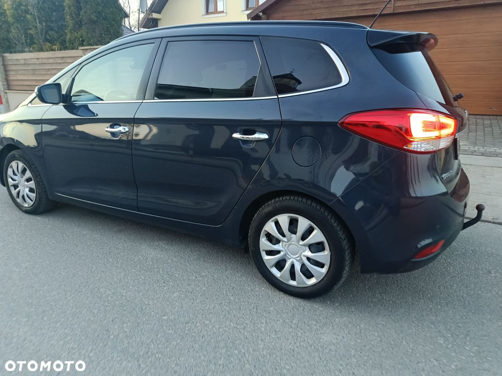 Kia Carens - 3