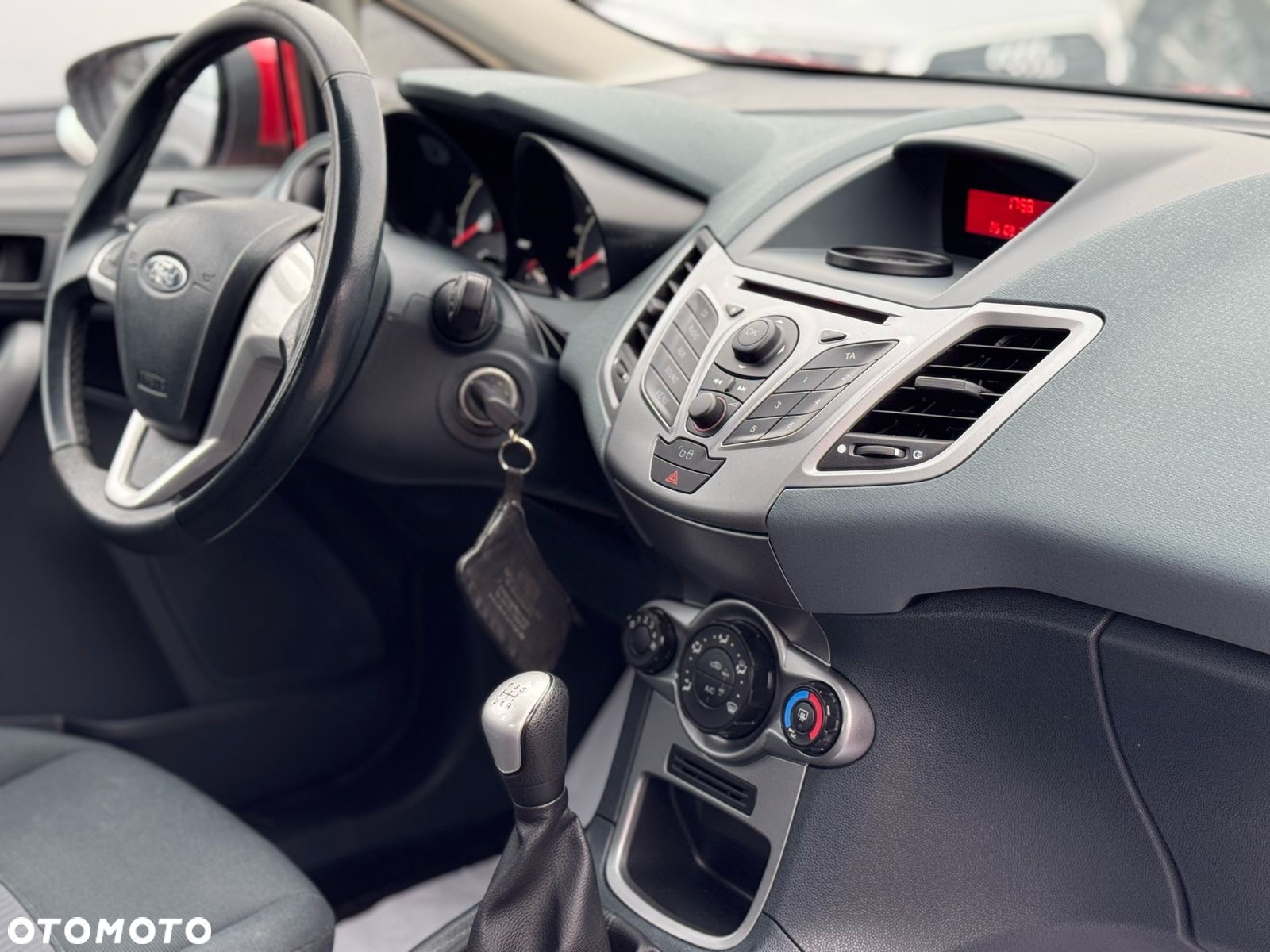 Ford Fiesta - 12