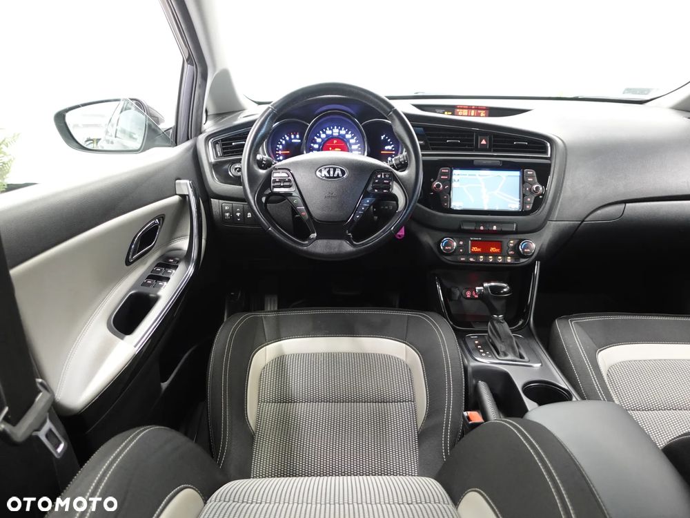 Kia Ceed 1.6 CRDi 136 DCT ISG Spirit - 29