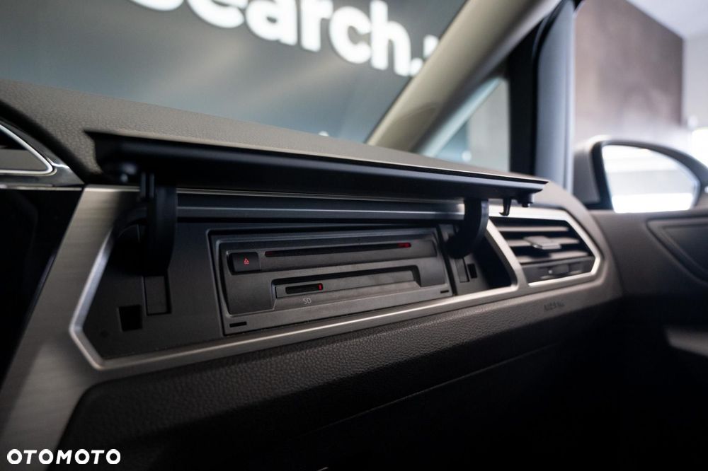 Volkswagen Touran - 22