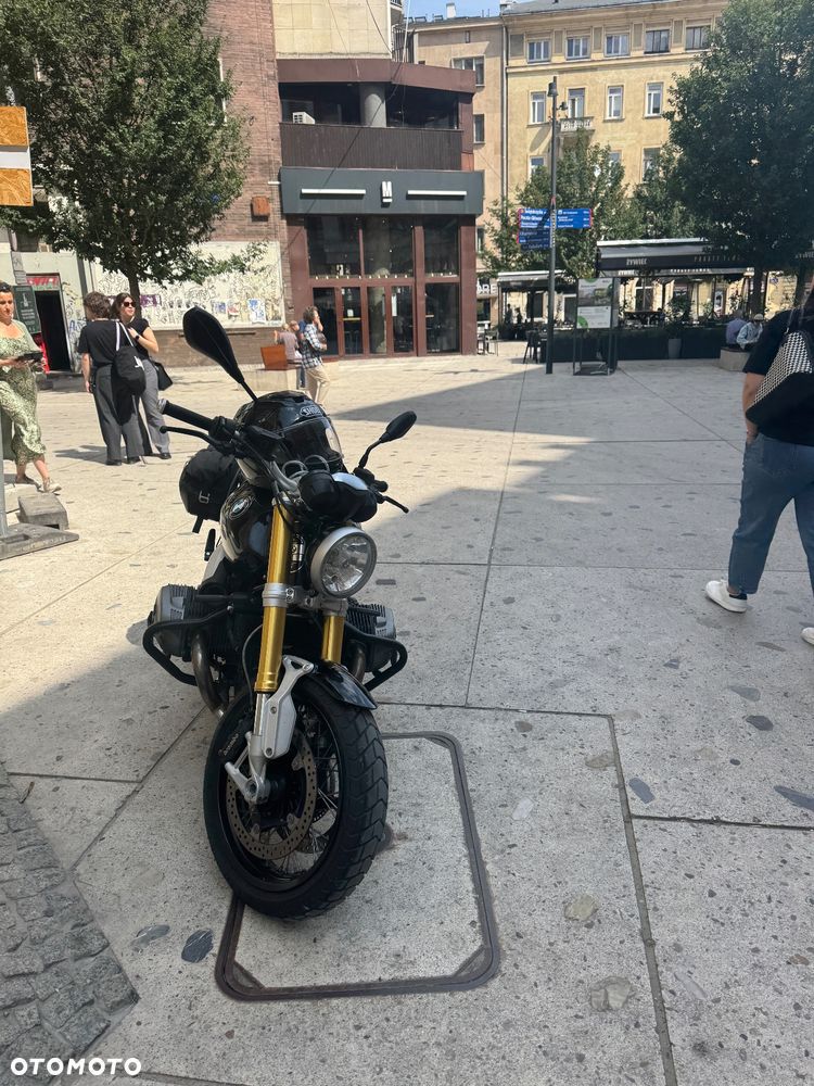 BMW R - 1