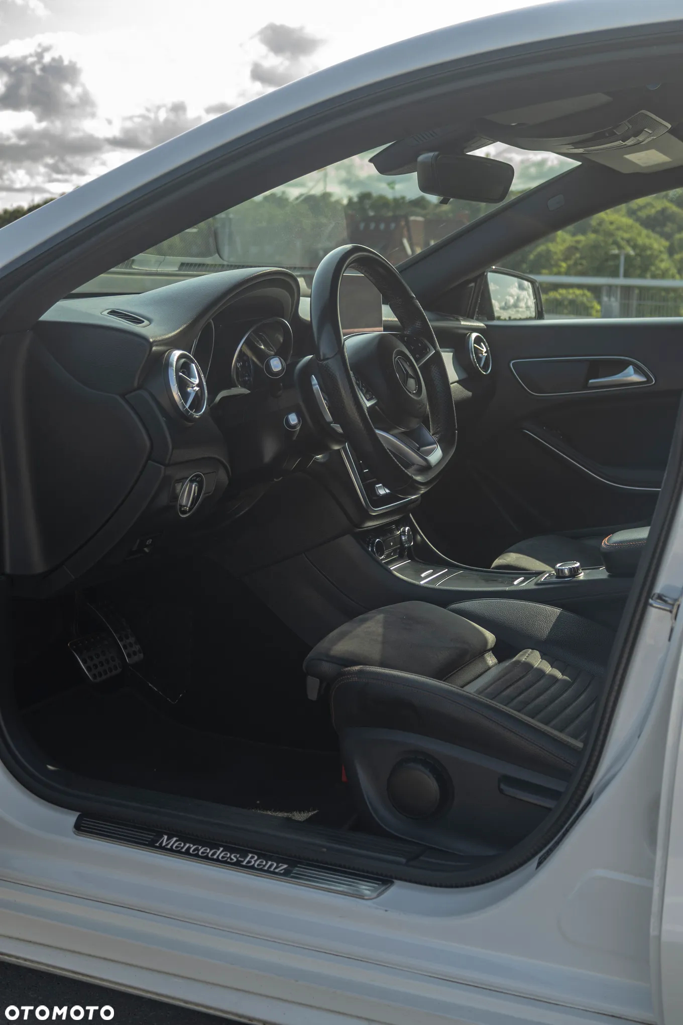 Mercedes-Benz CLA 220 4-Matic AMG Line - 12