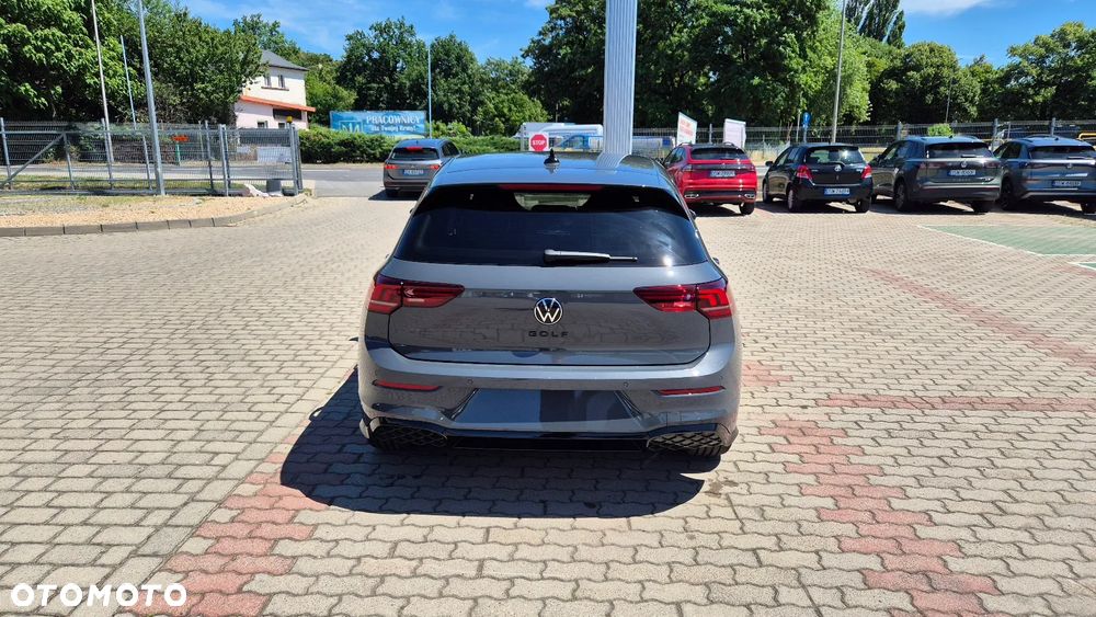 Volkswagen Golf 1.5 eTSI mHEV R-Line Plus DSG - 8