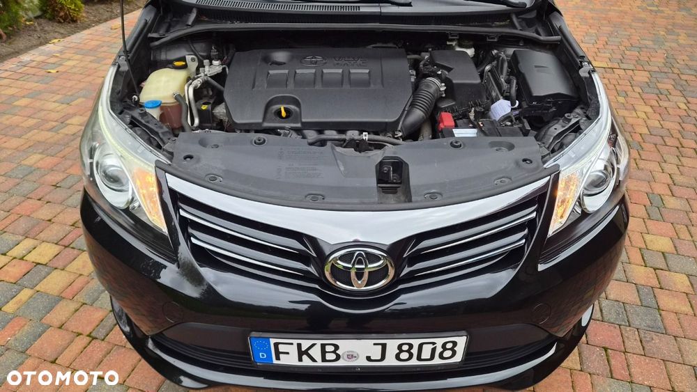 Toyota Avensis Touring Sports 1.8 Business Edition - 26