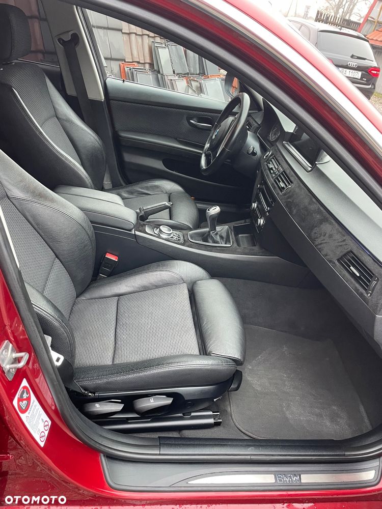 BMW Seria 3 325d - 12