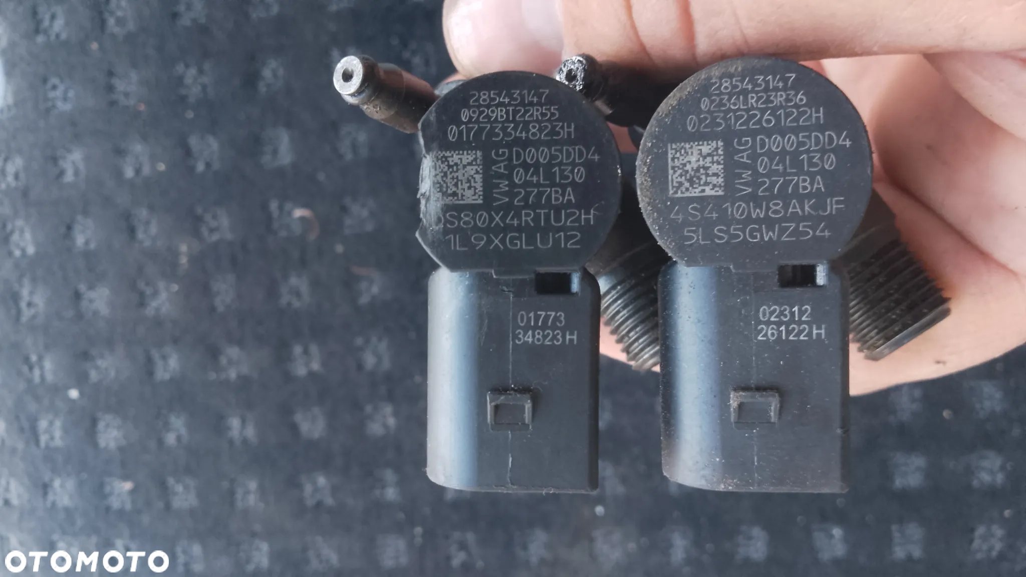 Wtryskiwacz 2.0 TDI 04L130277BA 28543147 VW T6 - 4