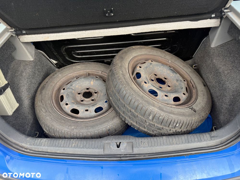 Volkswagen Polo - 11
