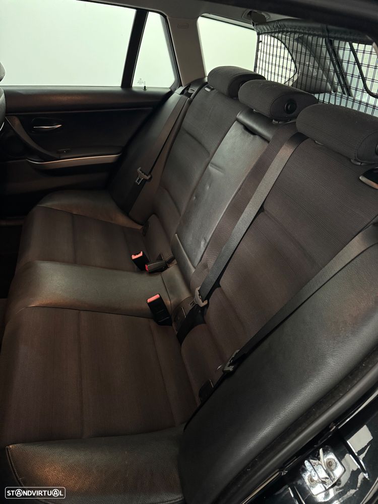 BMW 318 d LifeStyle - 11