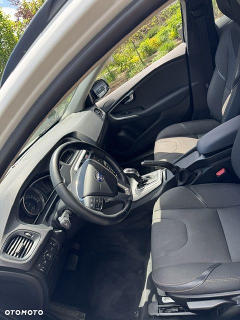 Volvo V40 T4 Drive-E Momentum - 17