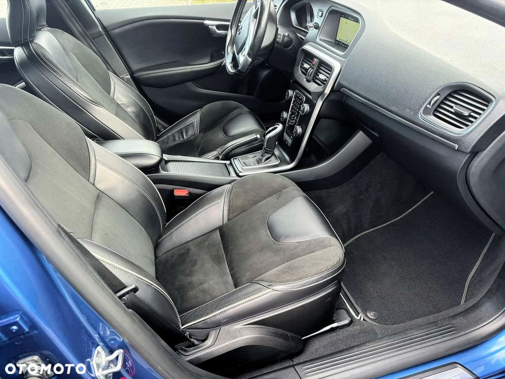 Volvo V40 D2 Drive-E SCR R-Design Momentum - 15