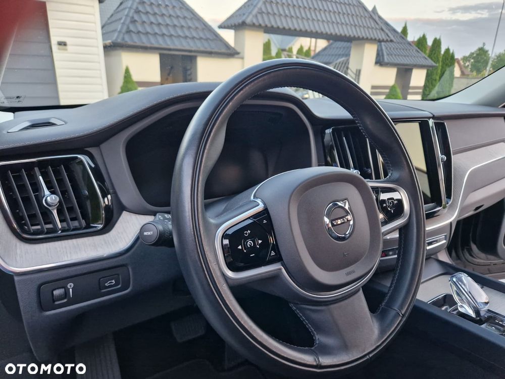 Volvo XC 60 B4 D Inscription - 17
