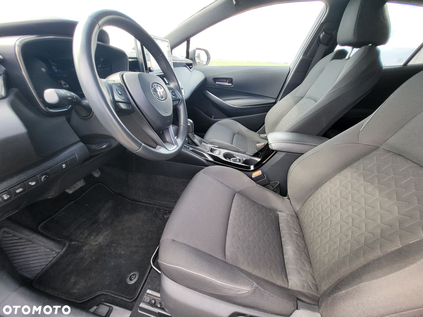 Toyota Corolla 1.8 Hybrid Comfort - 18