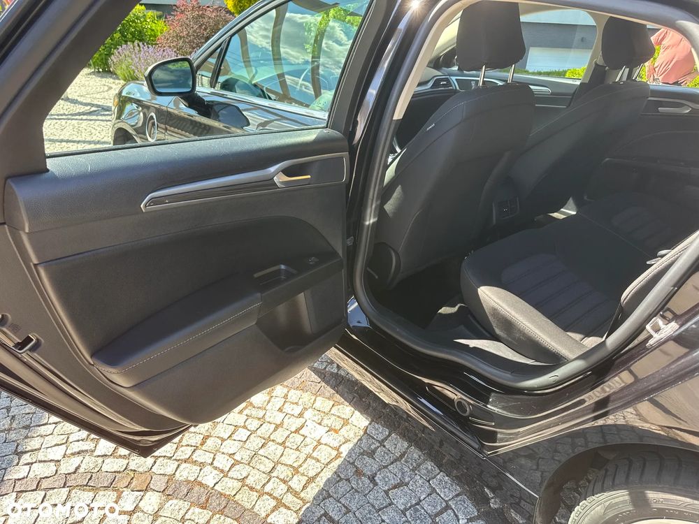 Ford Mondeo 2.0 Hybrid Titanium - 35