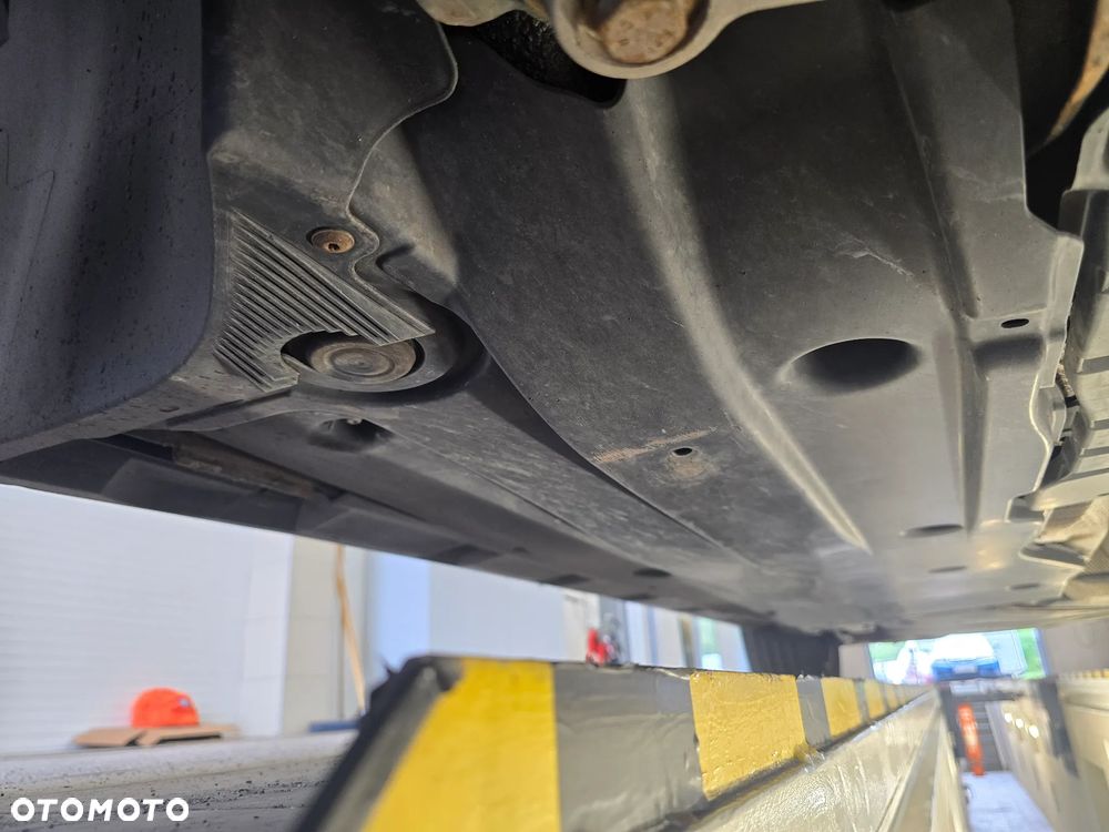 Volkswagen Passat 1.8 TSI BMT Comfortline - 37