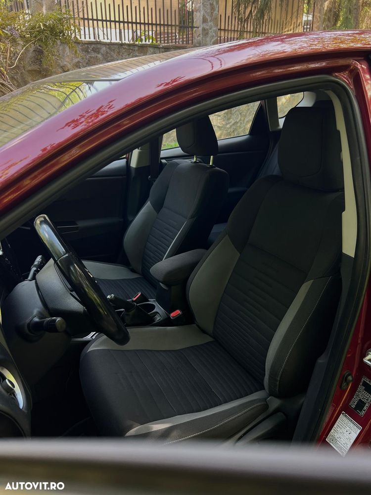 Toyota Auris 1.2 L Turbo Sol + - 9