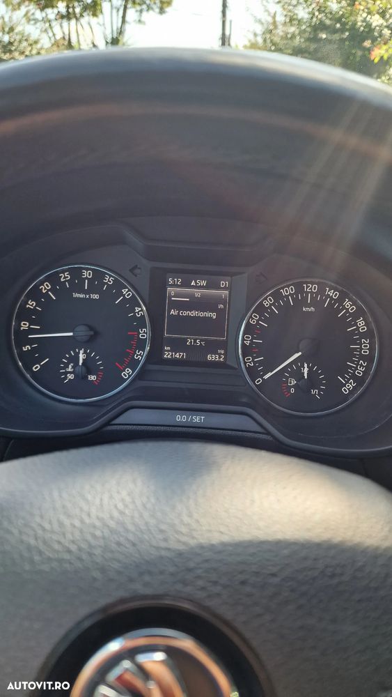 Skoda Octavia 1.6 TDI ELEGANCE DSG - 8