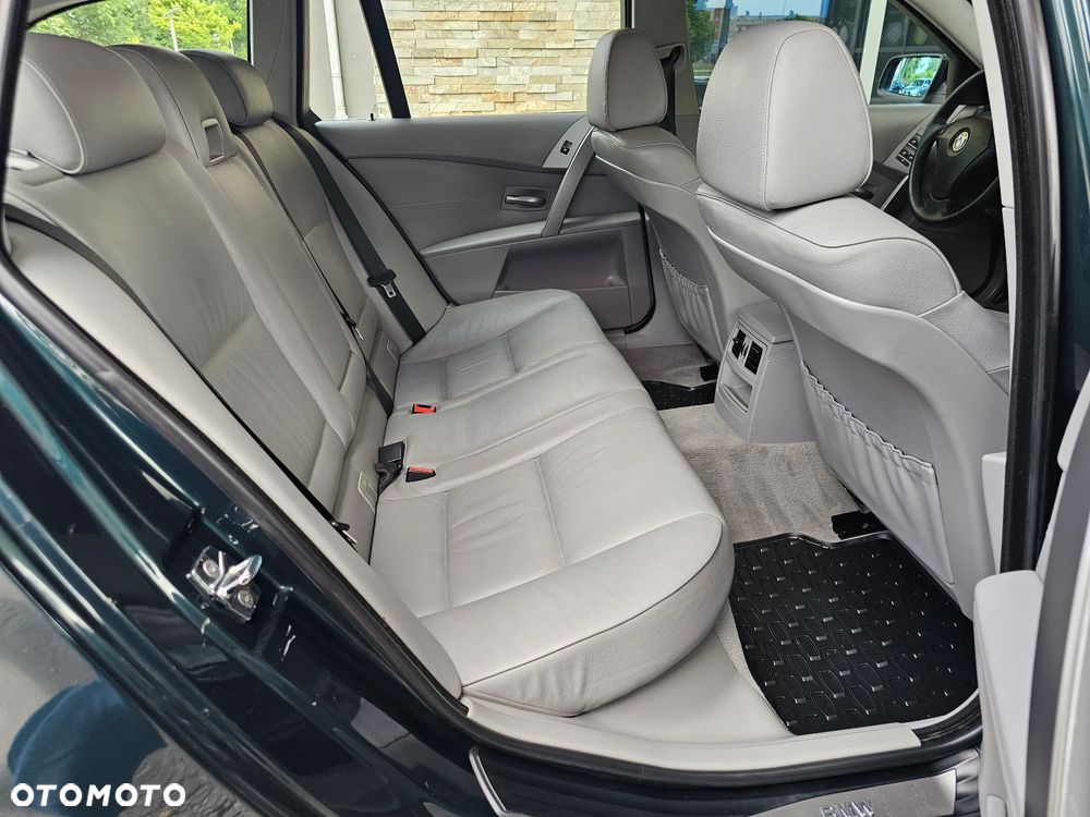 BMW Seria 5 530i - 25