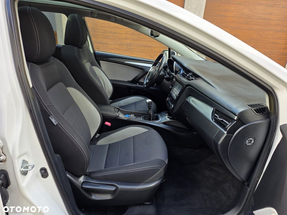 Toyota Avensis - 14