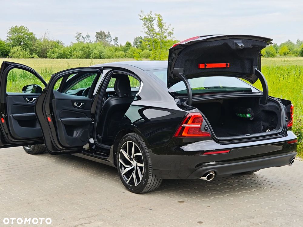 Volvo S60 T4 Momentum Pro - 10