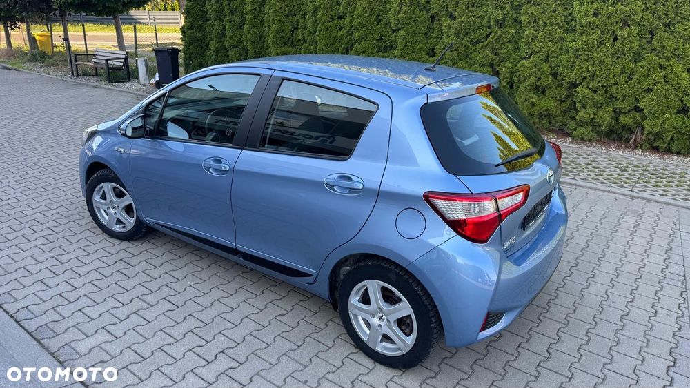 Toyota Yaris Hybrid 100 Business Edition - 5