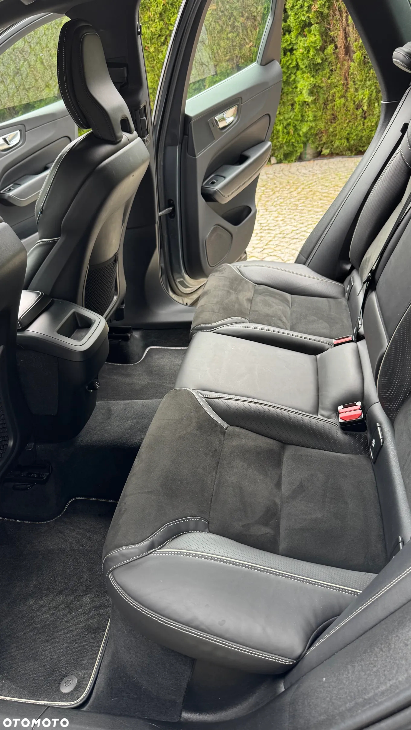 Volvo XC 60 D4 AWD R-Design - 13