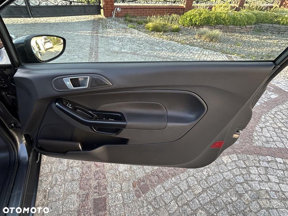 Ford Fiesta - 34